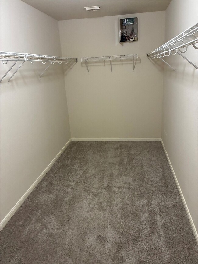 Building Photo - 9126 Kendale Dr