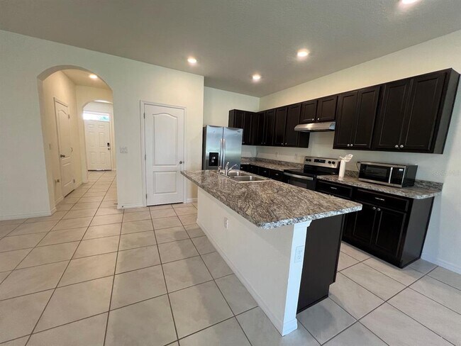 Building Photo - 1370 Yellow Finch Dr