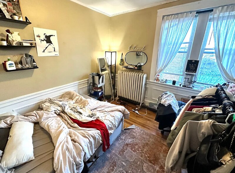 Building Photo - 68 Egmont St