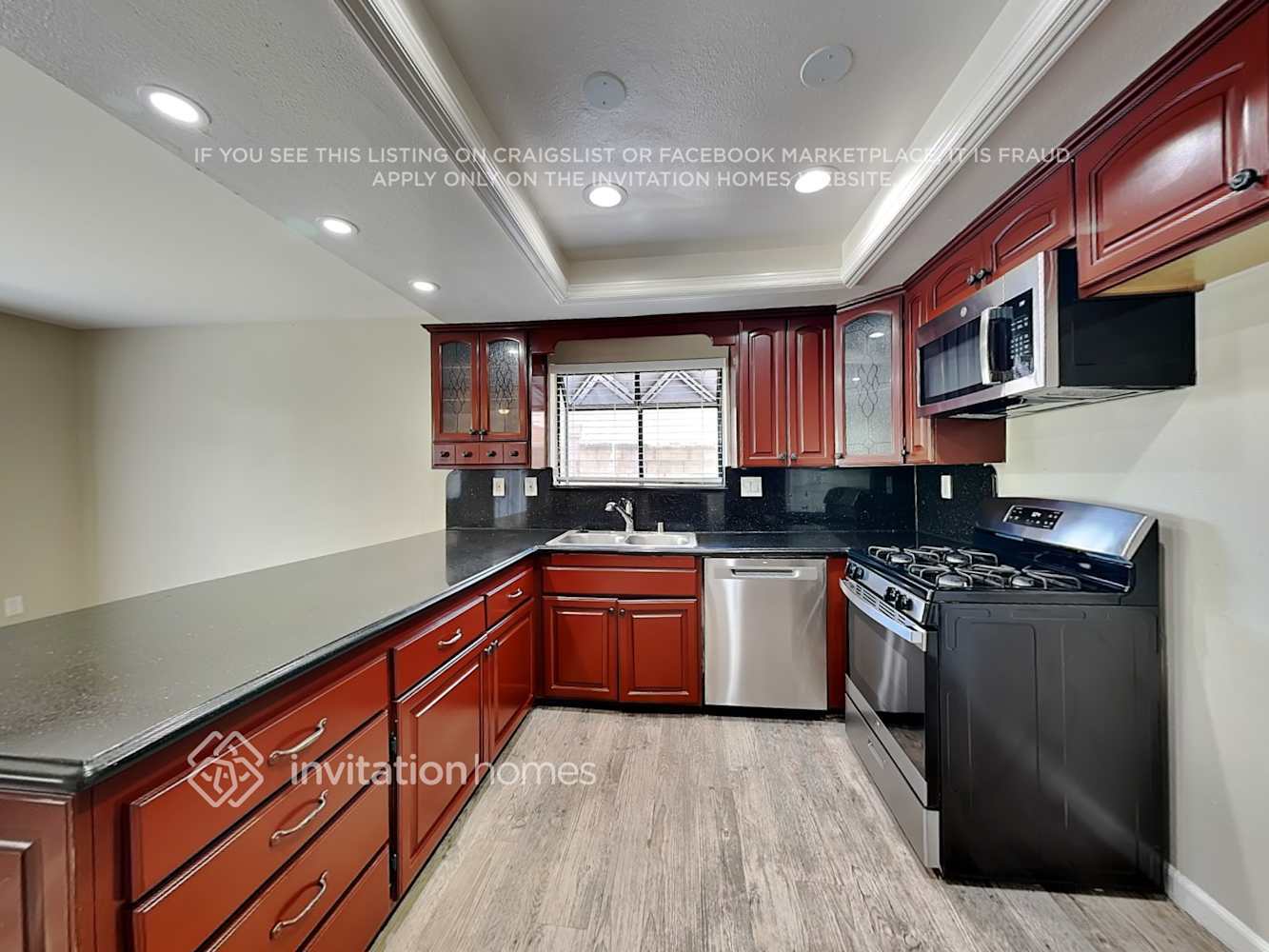 Building Photo - 14850 Mission Glen Ln