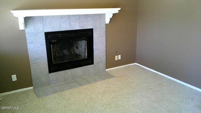 Building Photo - 1450 Plaza Roja Ct