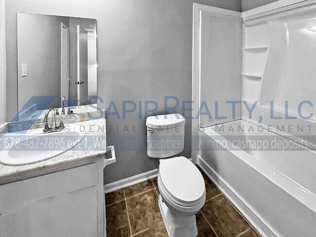 Building Photo - Move in before November 30th and choose yo...