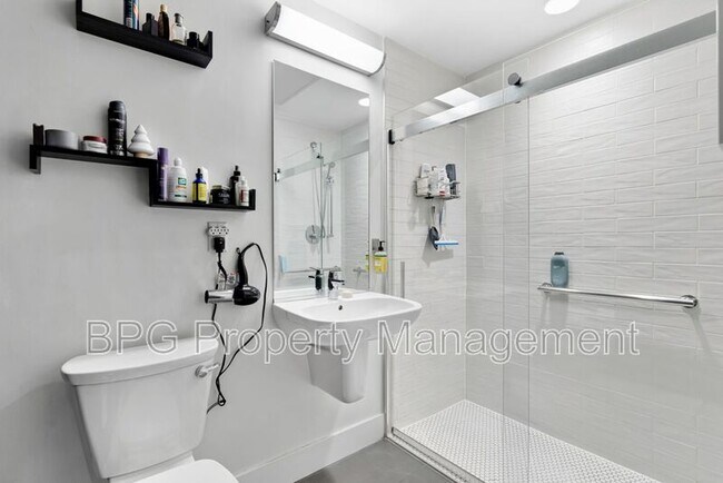 Building Photo - 1111 Oren St