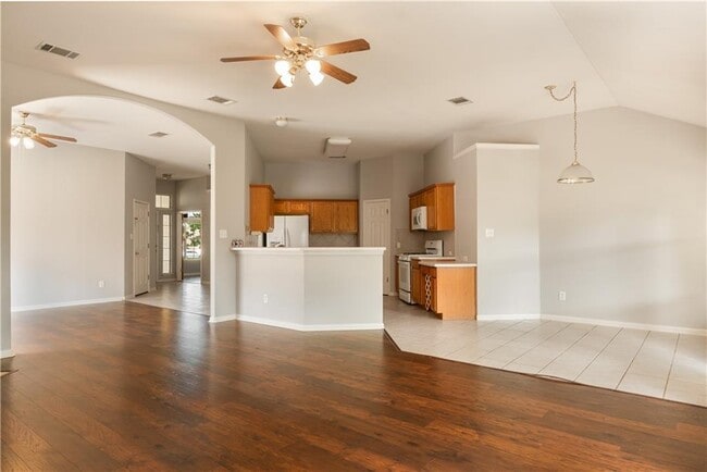 Building Photo - 1517 Hollyhock Ct