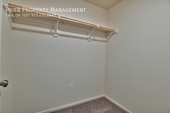 Building Photo - 22140 W 125th Terrace