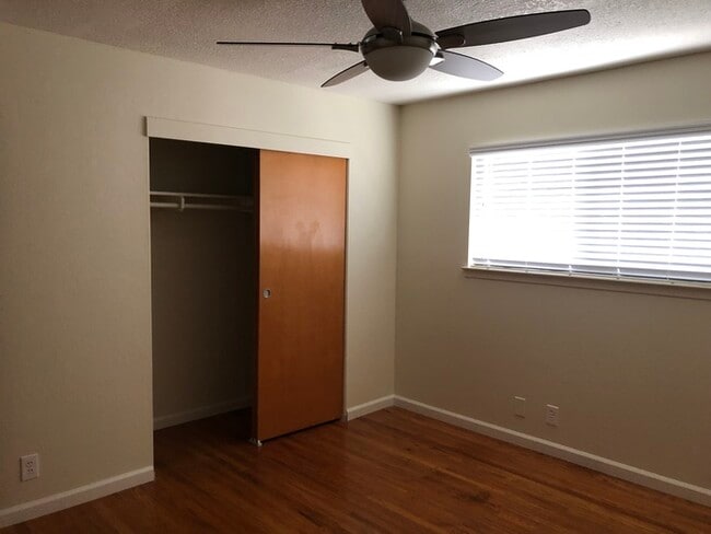 Building Photo - 9610 Sheldon Rd