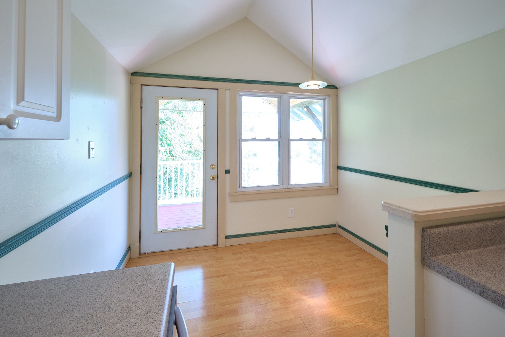 Building Photo - 803 Phillips Ave