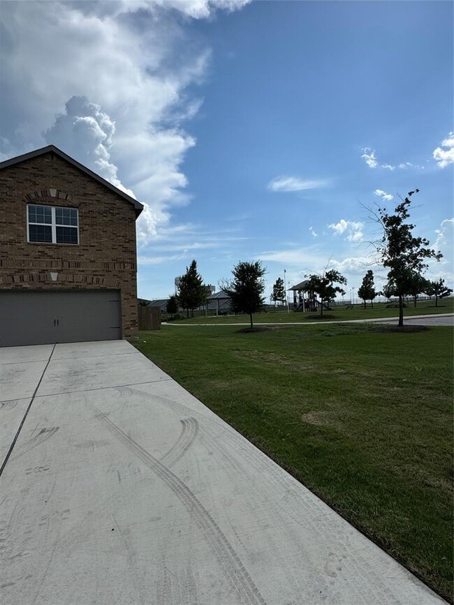 Building Photo - 18641 Quiet Range Dr