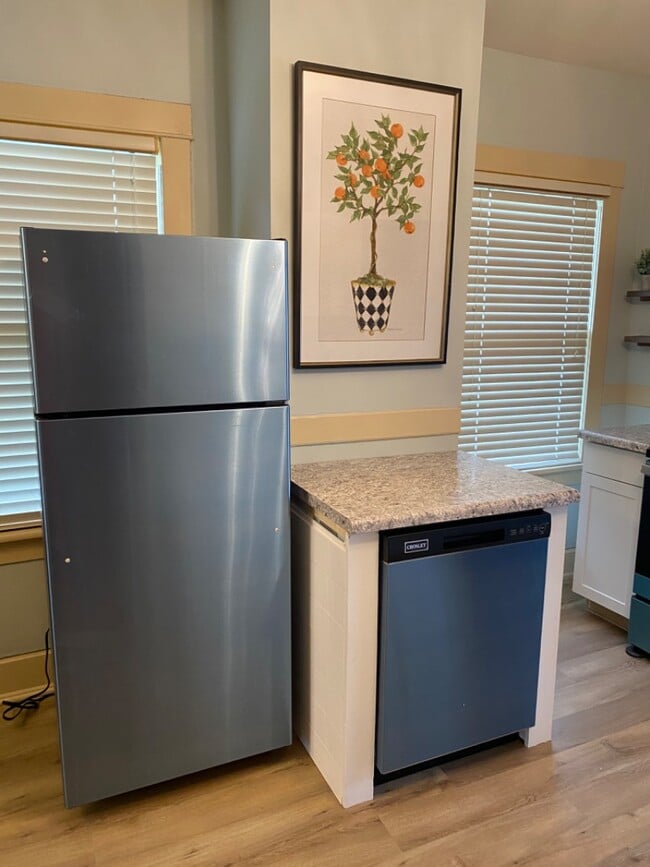 Building Photo - 322 N New Madrid St