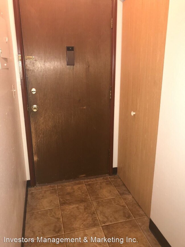 Building Photo - 2105 5th St NW