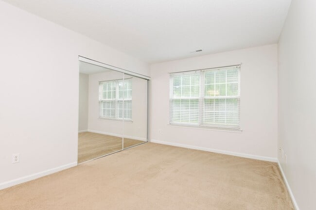 Building Photo - Cozy Ranch Living with Fenced Backyard in the Heart of Holly Springs!