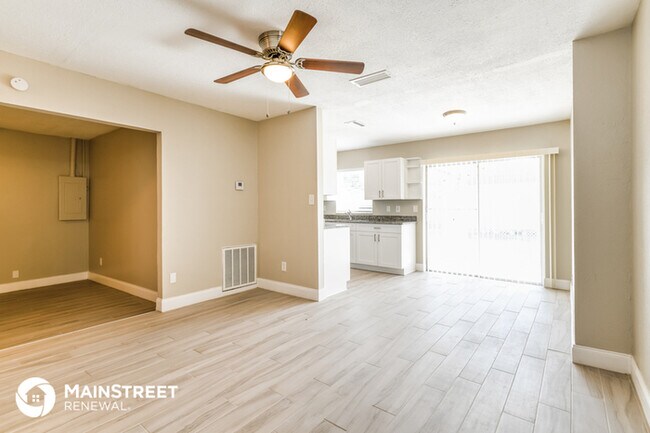 Building Photo - 13901 Bridgeport Dr