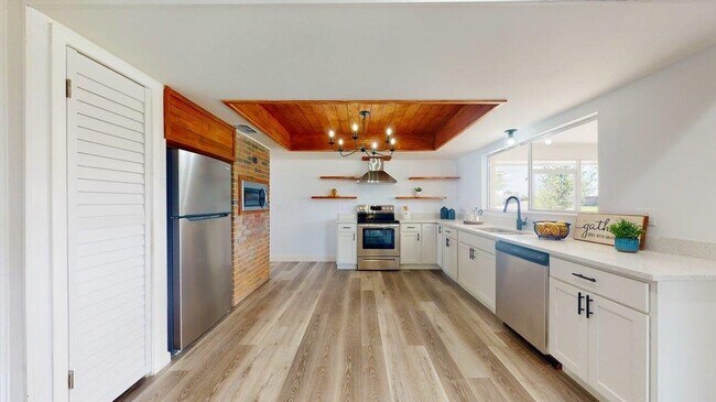 Building Photo - 10 Coral Reef Ct S