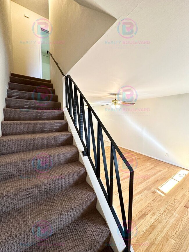 Building Photo - Delightful One-Bedroom + Office Near Idlew...