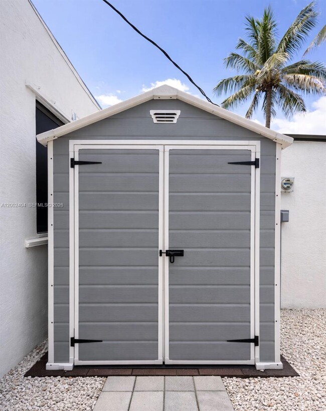 Building Photo - 581 NW 185th St