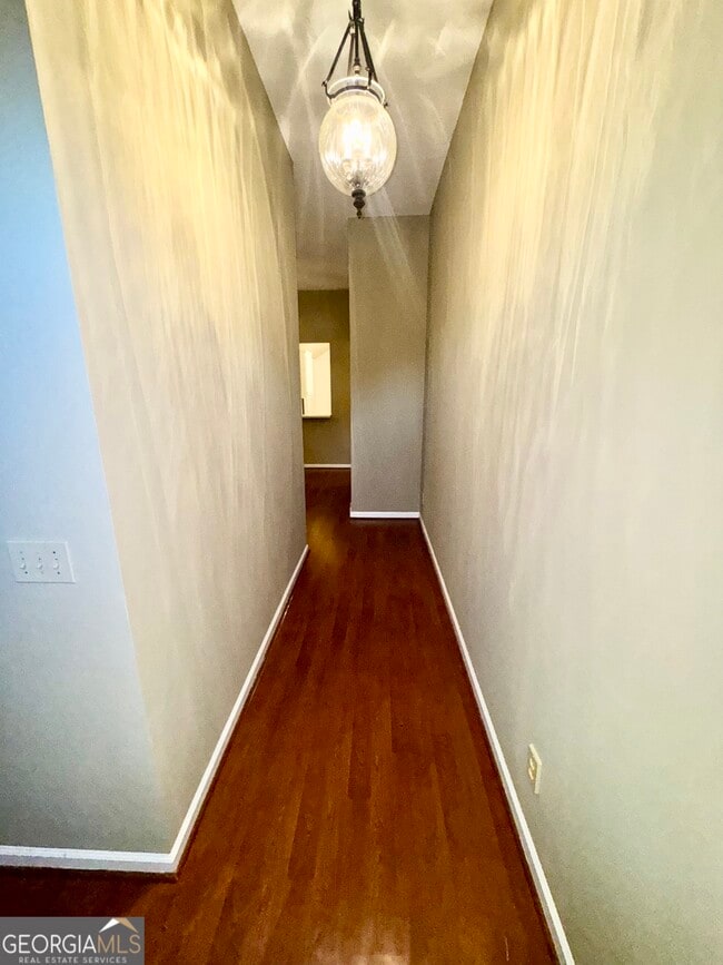 Building Photo - 216 Spring Hill Ct