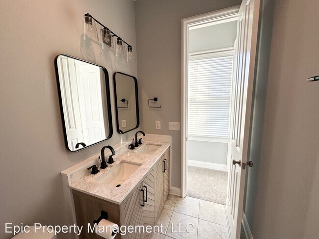 Building Photo - 2 br, 2 bath House - 4342 McCarthy St