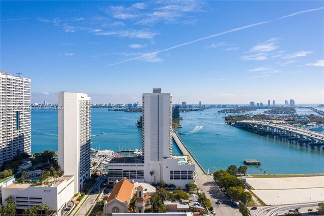 Building Photo - 555 NE 15th St