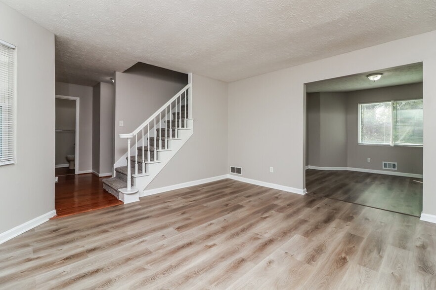 Building Photo - 2939 Thistledown Ct