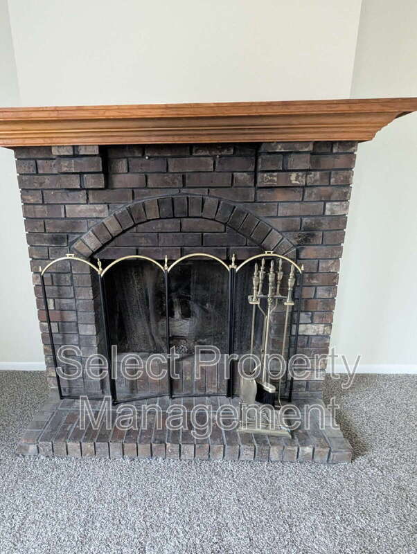 Building Photo - 924 E Washington Center Rd