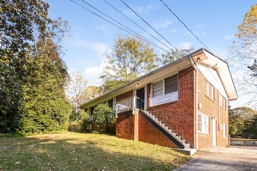 Building Photo - 3990 Rutgers Dr SW