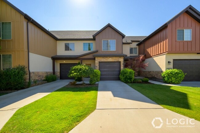 Primary Photo - Gorgeous Townhome in South Jordan!