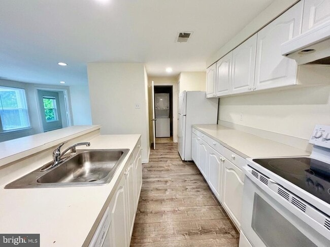 Building Photo - 4342 Pembrook Village Dr