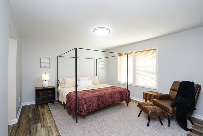 Building Photo - 256 Spring St