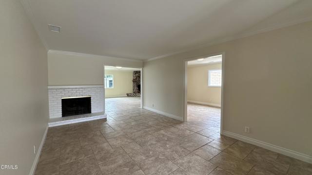 Building Photo - 653 Willowgrove Ave