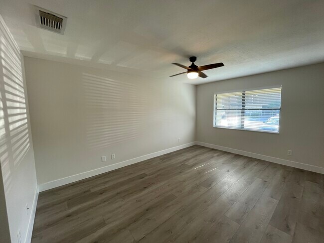 Building Photo - 104 Half Moon Cir