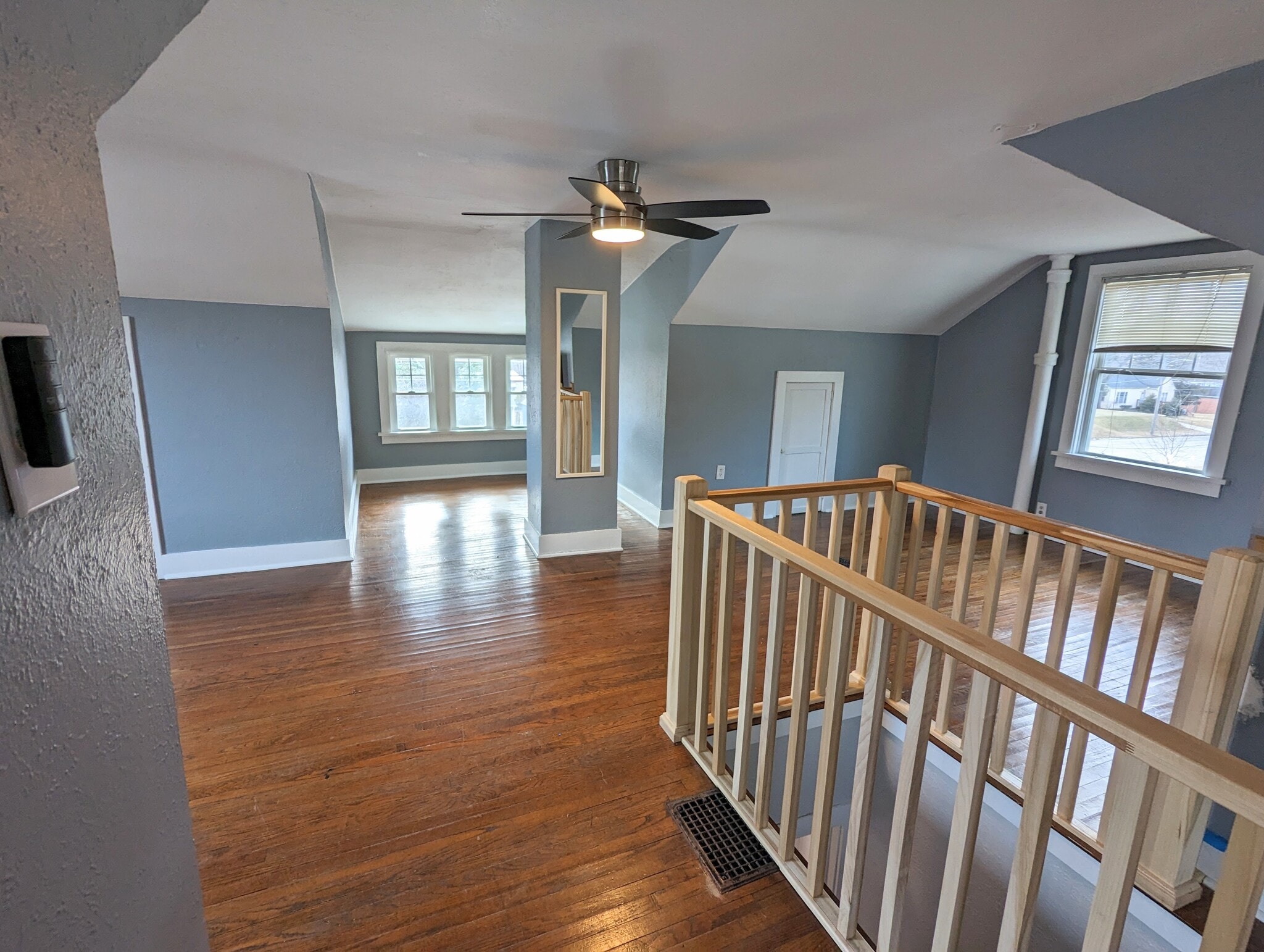 Huge space for bedroom vs use your imagination - 3607 Franklin Ave