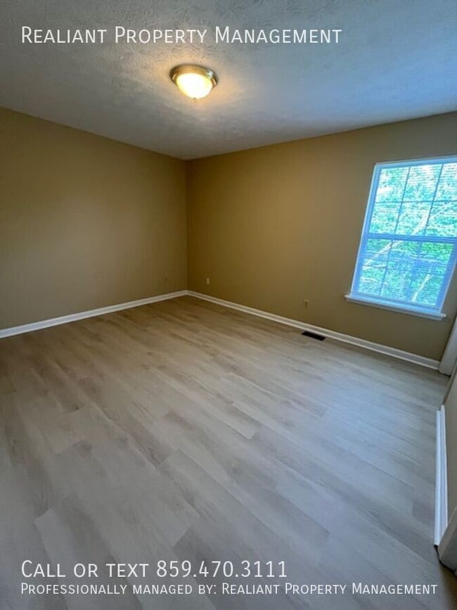 Building Photo - 155 Garnet Dr