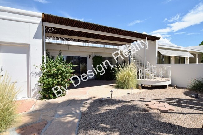 Building Photo - 55+ Townhome for Rent - Spacious 3BR/2BA w...