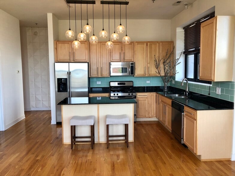 Building Photo - 2 S Leavitt St