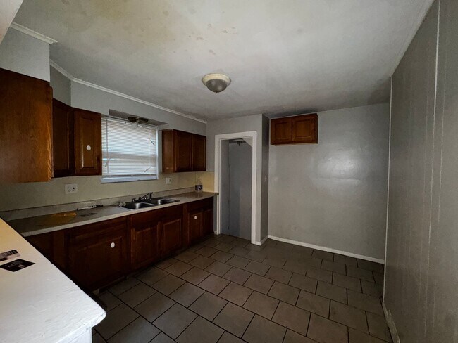 Building Photo - home of 3 bedroom 2 baths