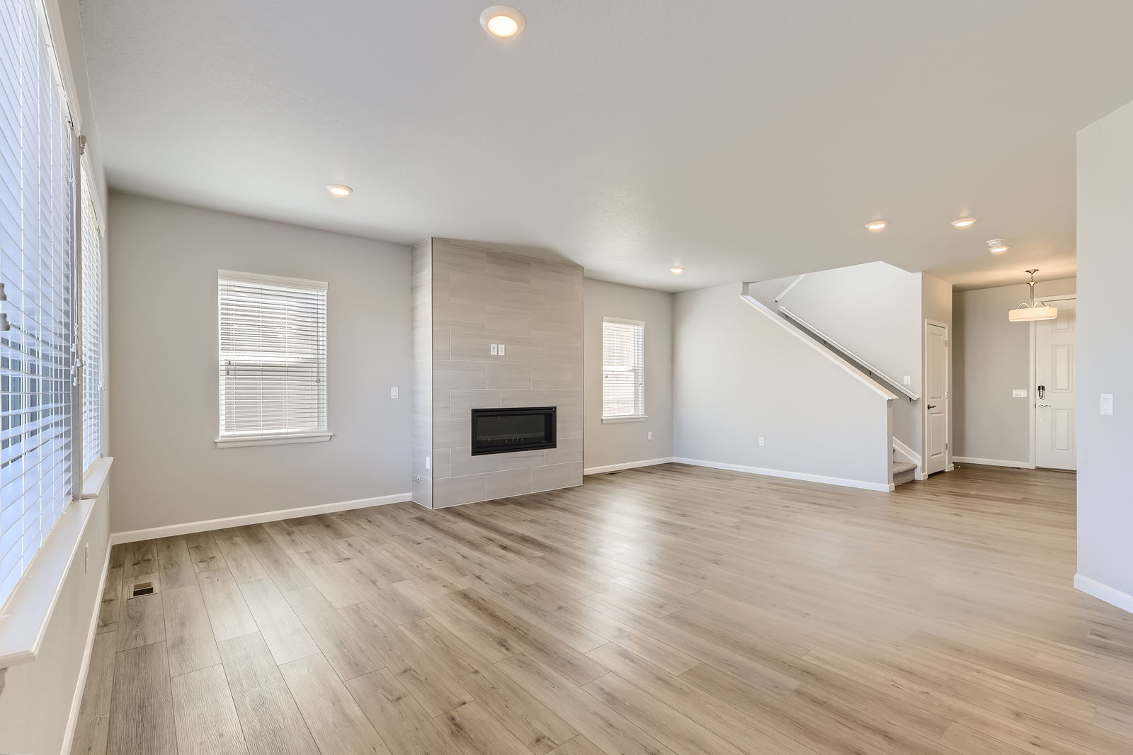 Building Photo - 10856 Hayloft St