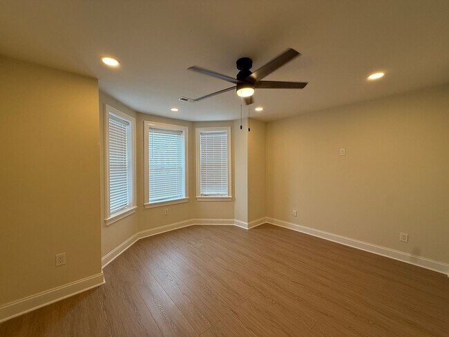 Building Photo - 1402 S 54th St