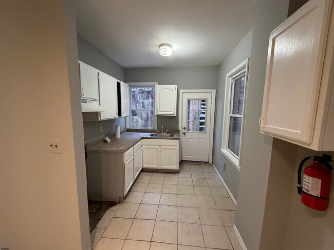 Building Photo - 2510 Arctic Ave