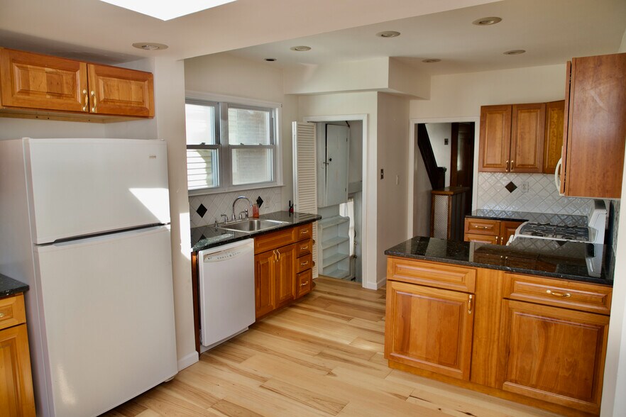 Building Photo - 440 Palmer Ave