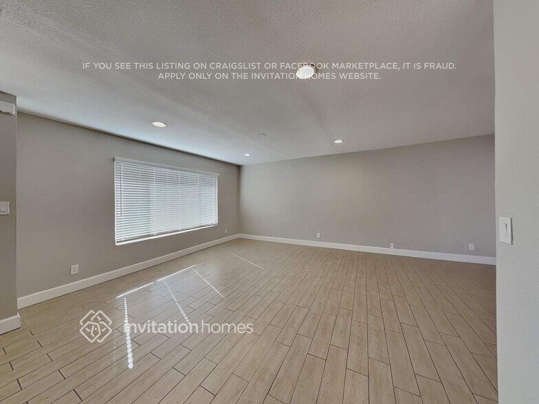 Building Photo - 8702 E Valley View Rd