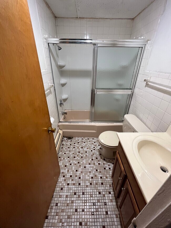 Full Bathroom View - 13 Bancker Ave