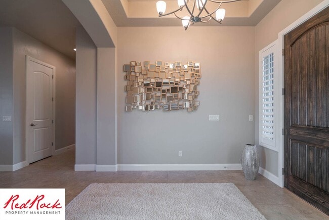 Building Photo - Stunning Fully Furnished 4 Bedroom Home. Community Pool & Mini Golf!