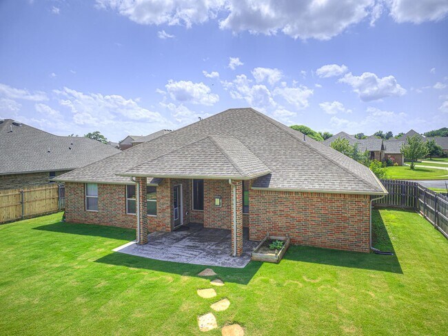 Building Photo - Charming home in Deer Creek Schools + Lone...