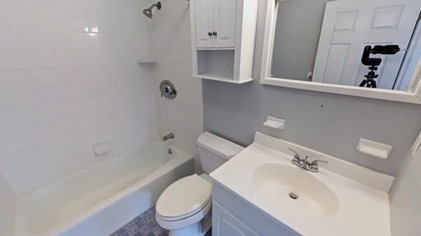 Building Photo - 18 Kenmar Dr