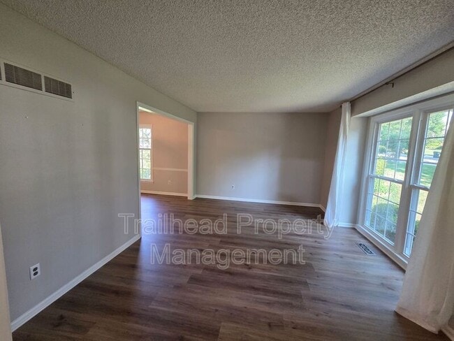 Building Photo - 13325 W 104th St