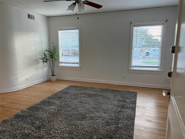 Building Photo - 1853 W Main St