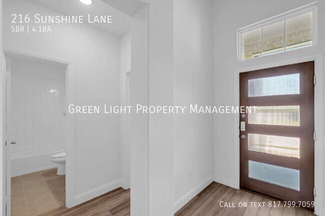 Building Photo - 216 Sunshine Ln