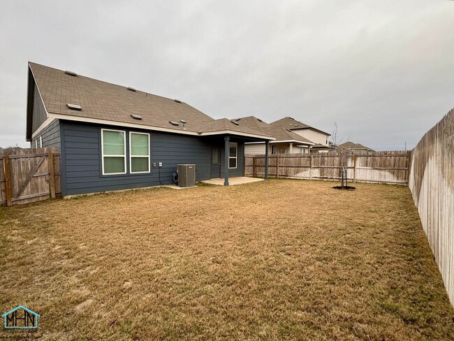 Building Photo - Welcome Home to Your Dream Oasis in Seguin!