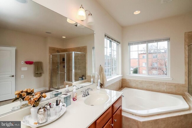 Building Photo - 5812 Falls Gate Ct
