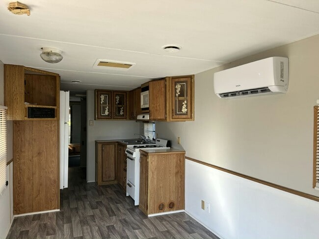 Building Photo - 17031 US-301